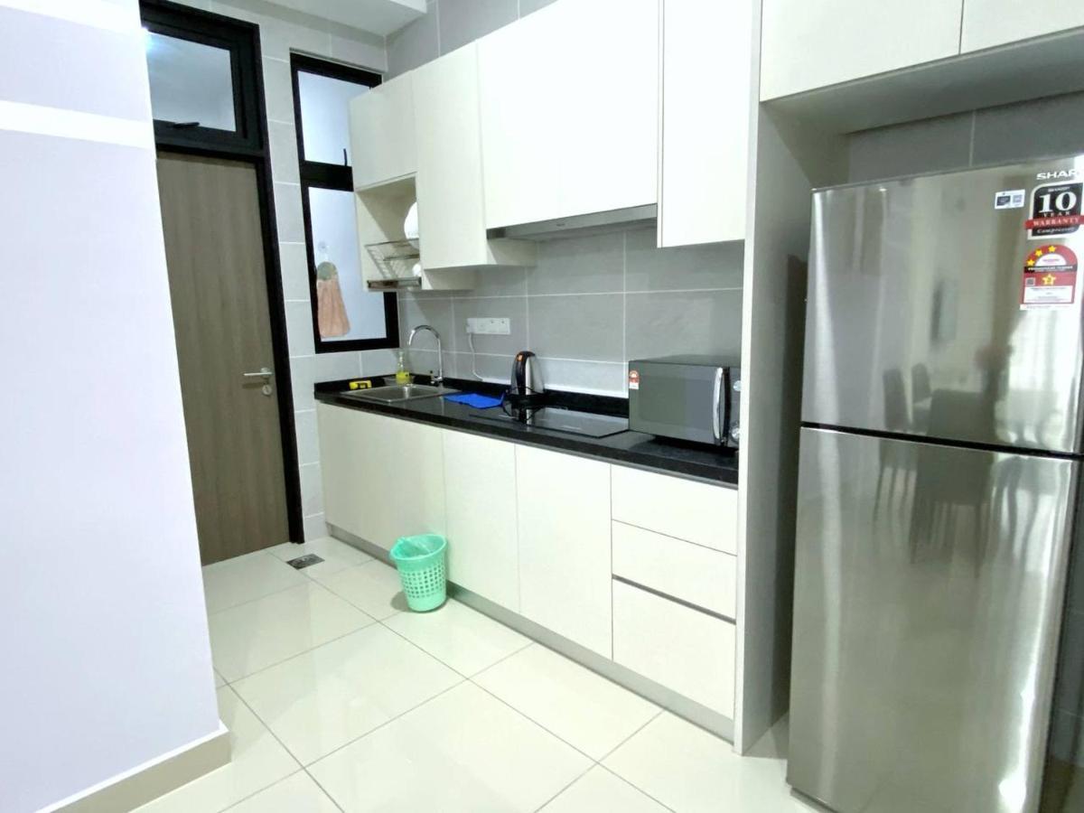 Apartment Twin Tower Jb By Sc *