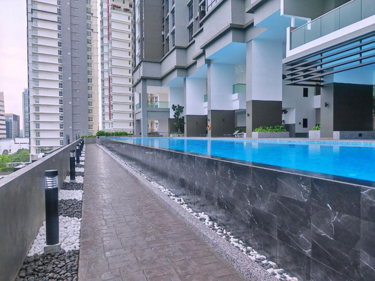 Apartment Twin Tower Jb By Sc *